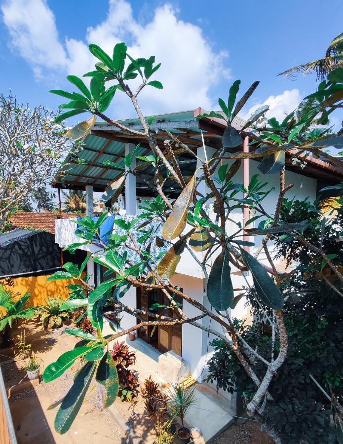 Tiger Villa Midigama Exterior photo